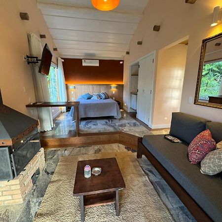 Auberge Suisse Pousada Нова-Фрибургу Екстер'єр фото