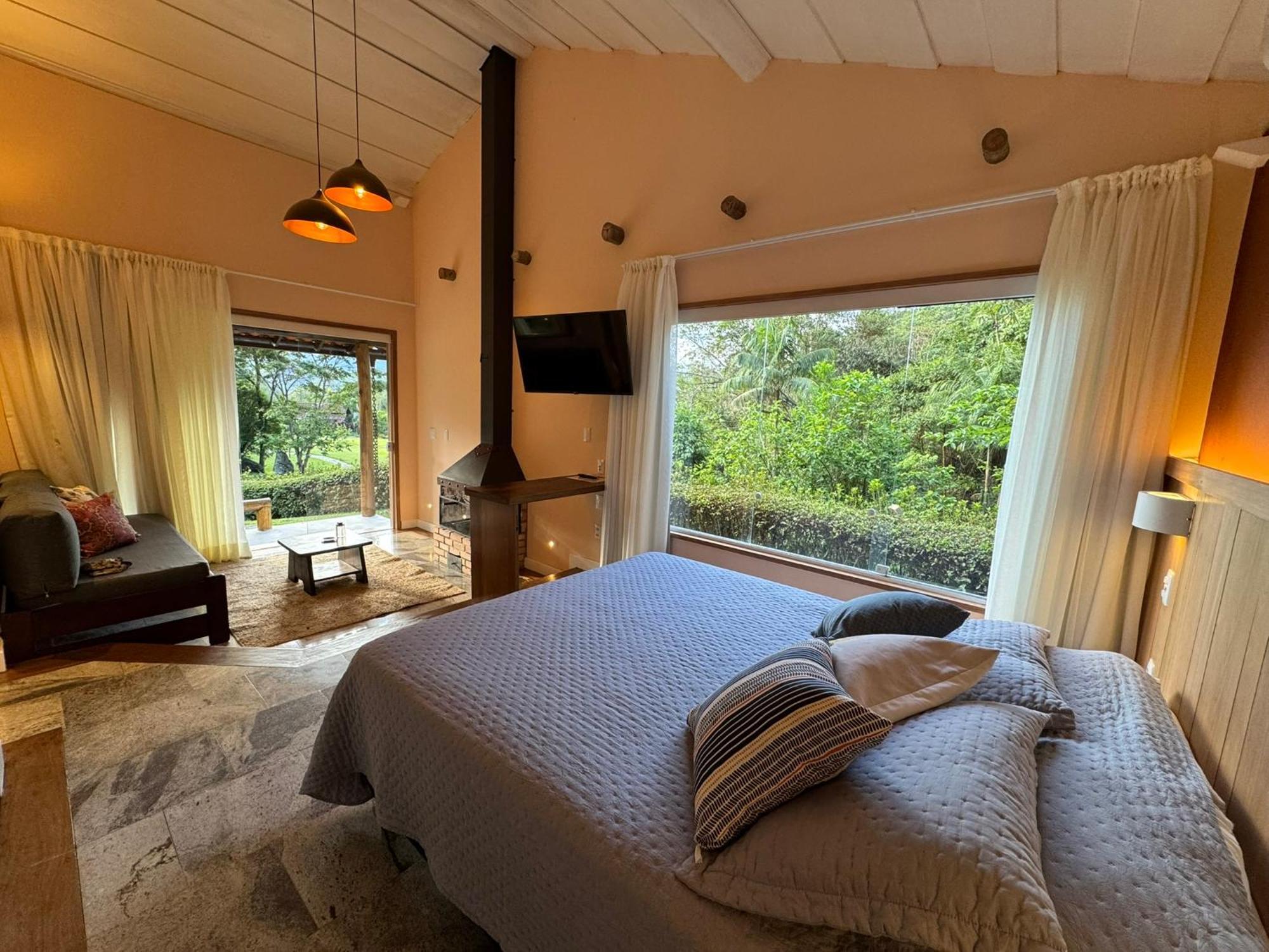 Auberge Suisse Pousada Нова-Фрибургу Екстер'єр фото